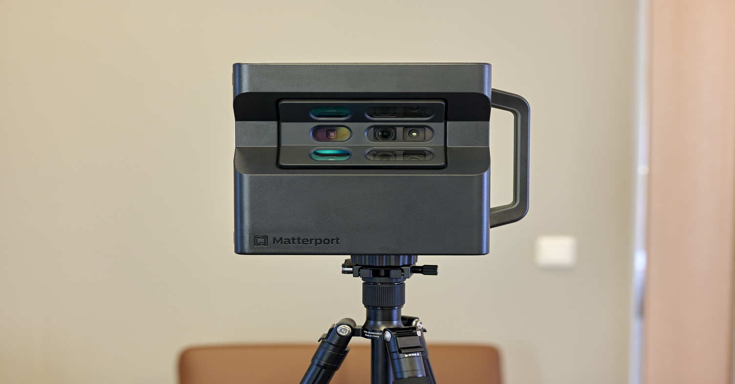 Frontale Ansicht einer Matterport Kamera