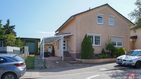 Doppelhaushälfte mit besonderem Schnitt - Im Stadtteil Kiel-Ellerbek