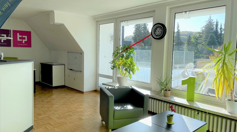 Büro m Terrasse.jpg